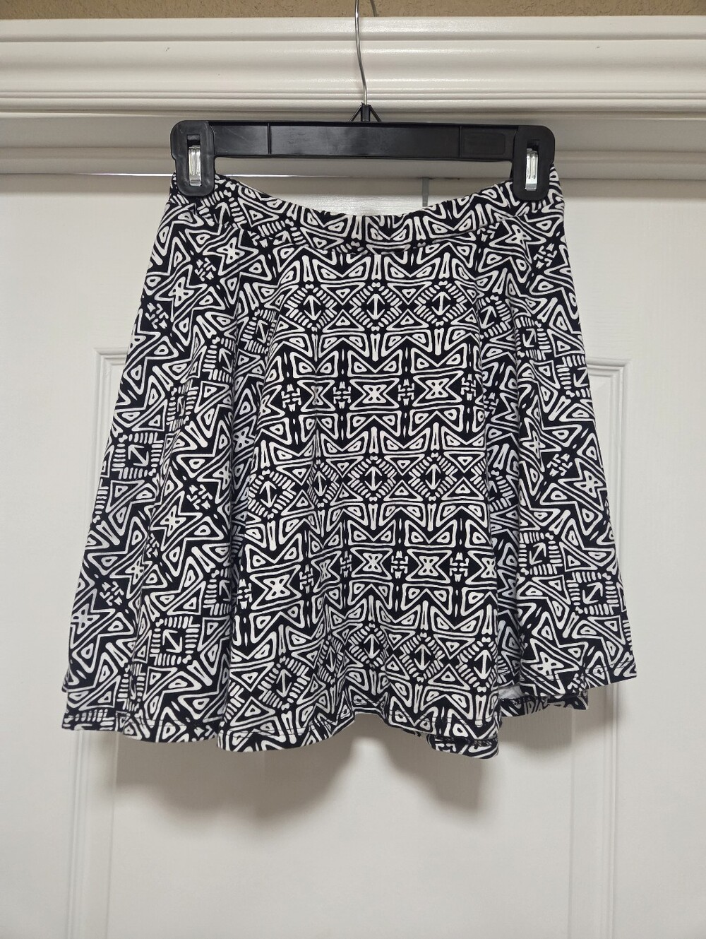 Black and White Aztec Print Flared Skater Mini Skirt Medium